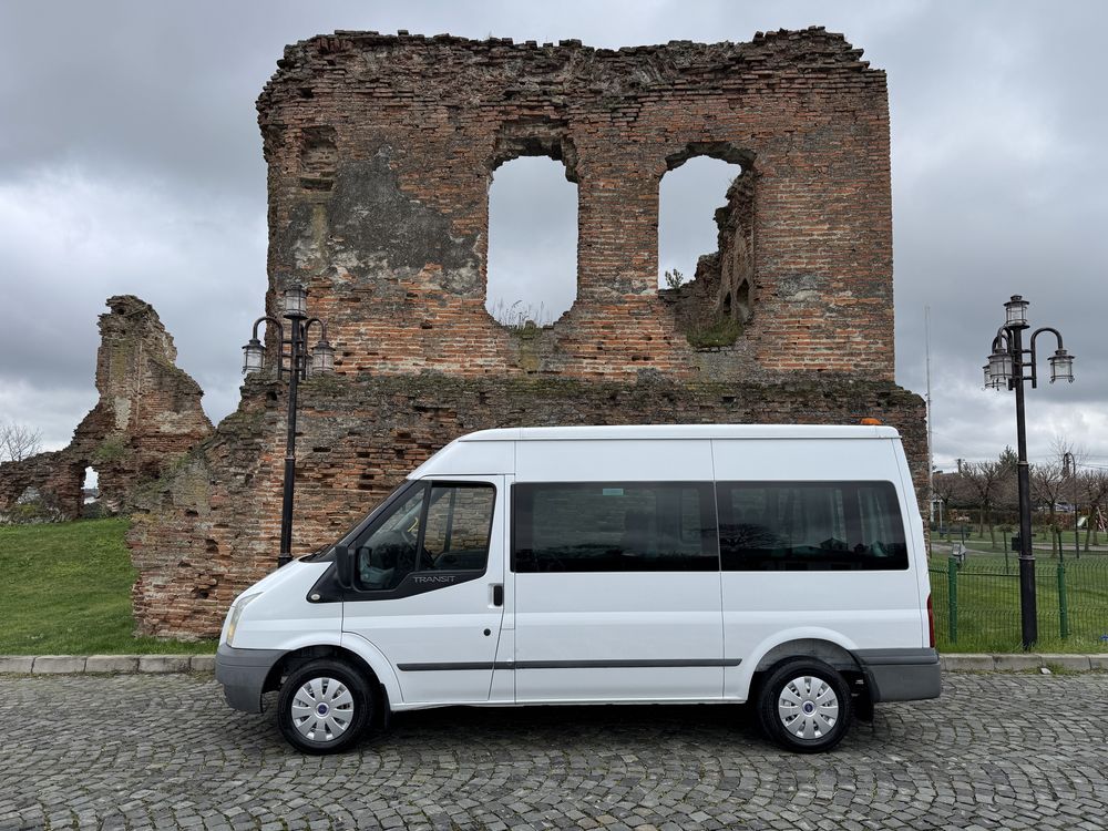Ford Transit 8+1 locuri an 2011
