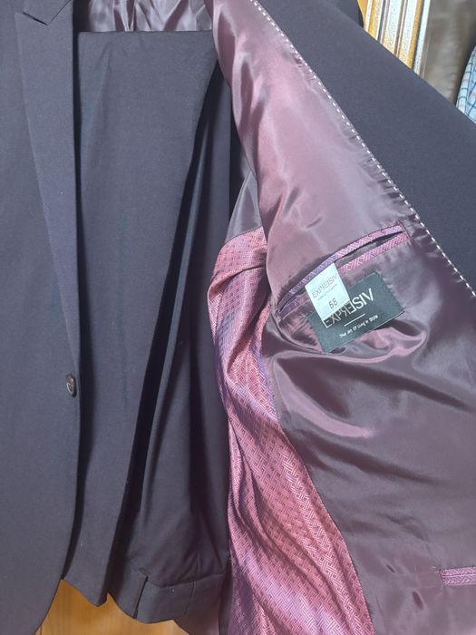 Vand Costum pentru Barbati