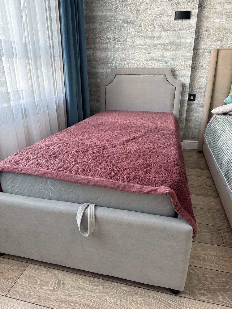 Продаю стильную подростковую кровать 90×200 с матрасом