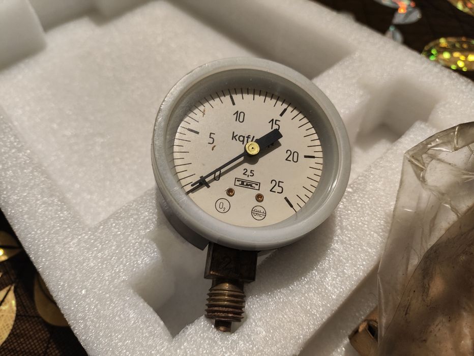Манометр МТП-1М (от 0 до 2,5 МПа), новый
