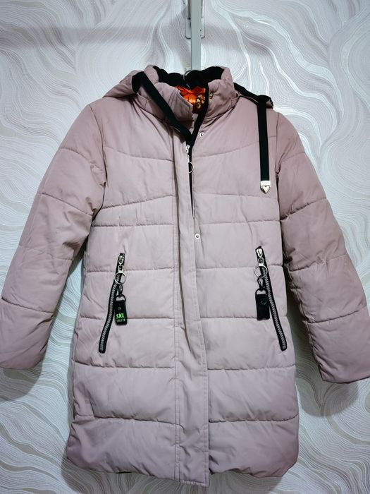 Продаим куртку для девочки