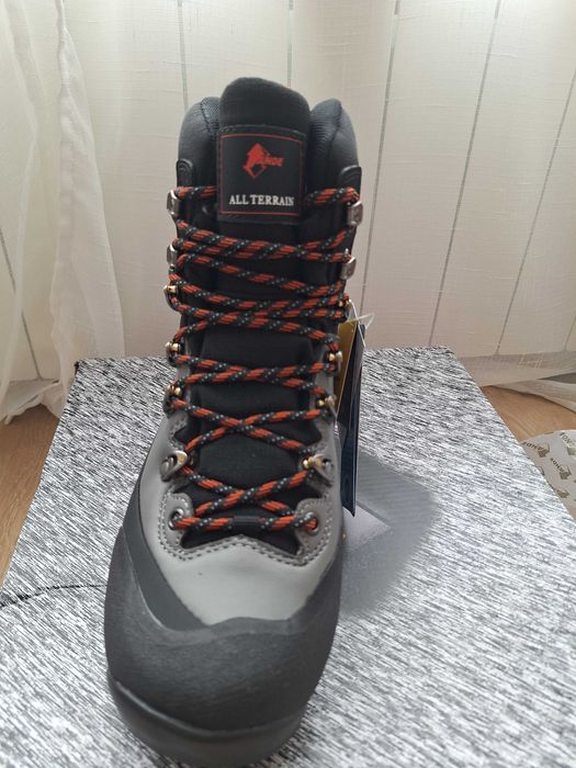 Нови всесезонни туристически обувки Ande Makalu Tech