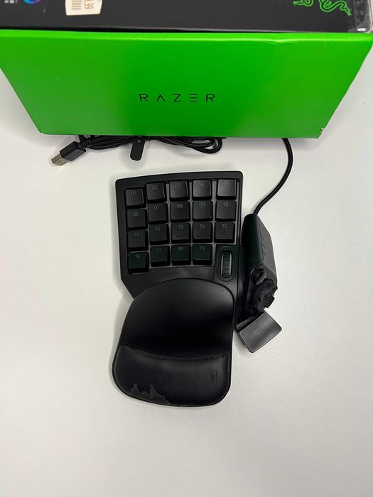 Razer Tartarus V2 keypad gaming programabil cu iluminare