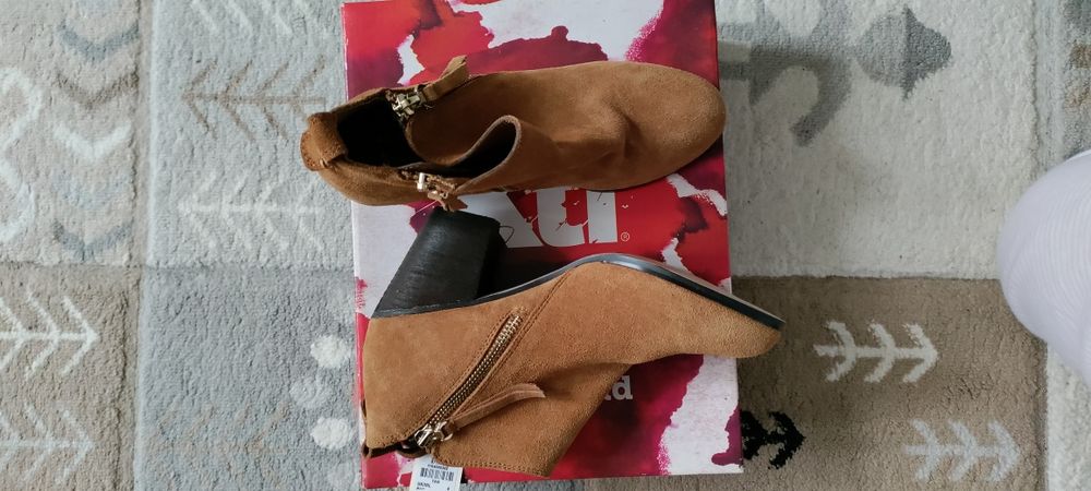 Ghete dama măsura 37 de piele întoarsă noi, cu eticheta