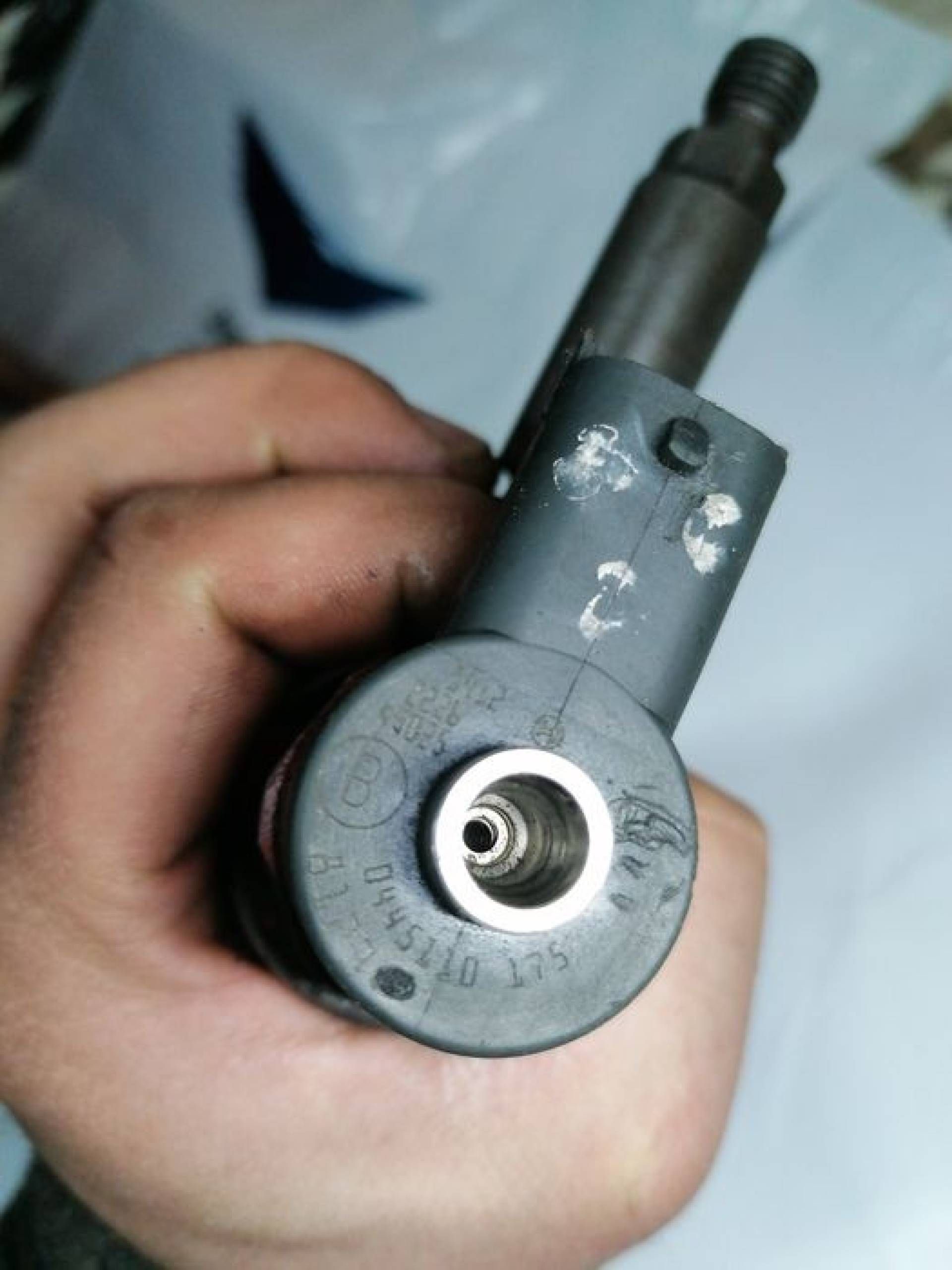 Injector injectoare Astra H Zafira Vectra B Meriva 1.7 cdti