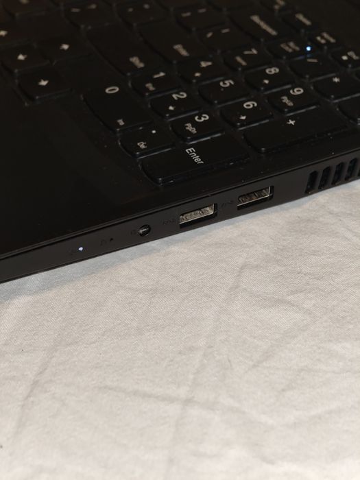 Laptop Lenovo IdeaPad 3 Ryzen 5 5600H GTX 1650 32GB RAM 512GB SSD