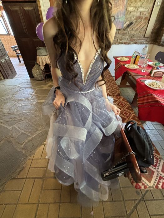 Абитуриенска рокля