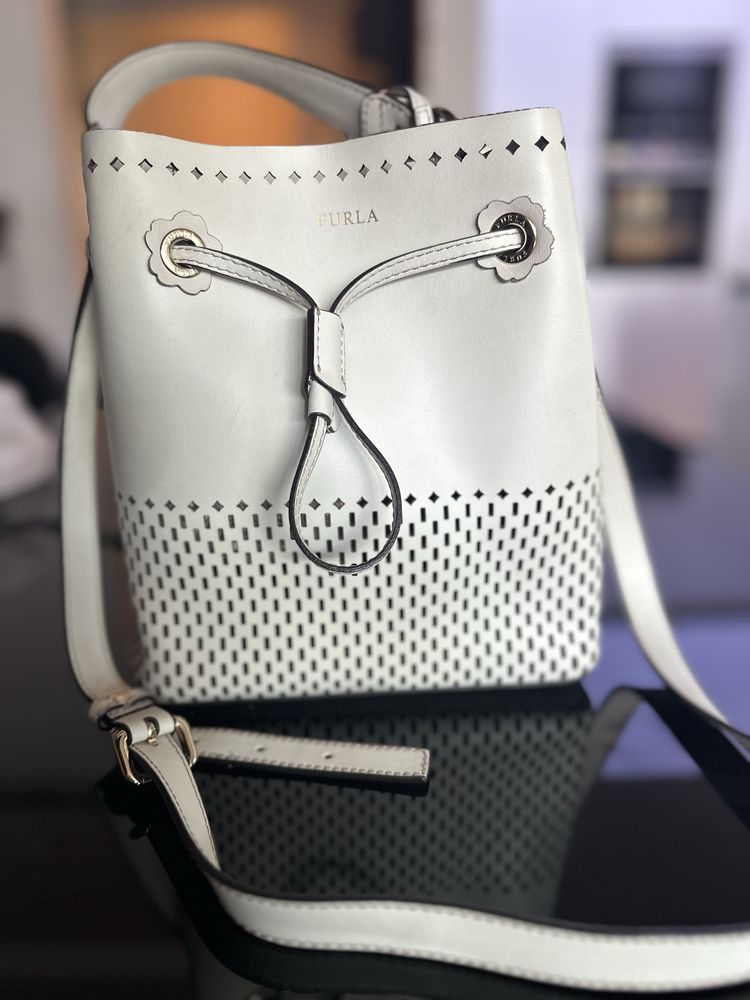 Чанти Pinko, Patrizia Pepe, Furla, Jacquemus