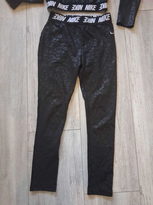 Nike оригинален спортен комплект дамски