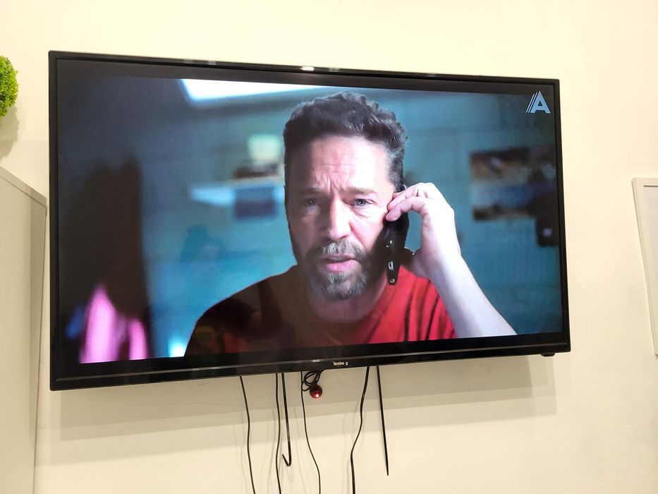 Телевизор elenberg 109 см (wi-fi)