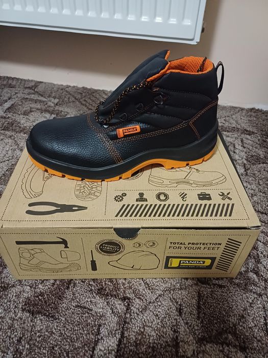 Работни обувки нови!