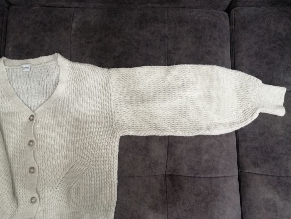 Бежевая шерстяная женская кофта