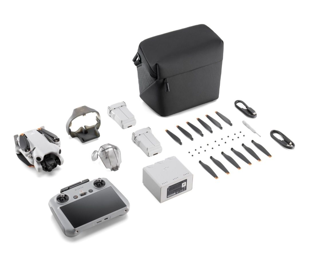 Дрон DJI Mini 4 Pro Fly More Combo (DJI RC 2)