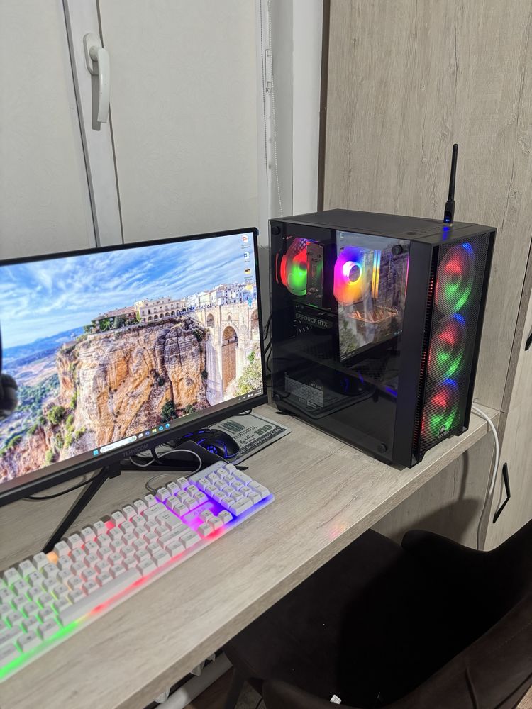 Игровой компьютер очень хороший почти новый