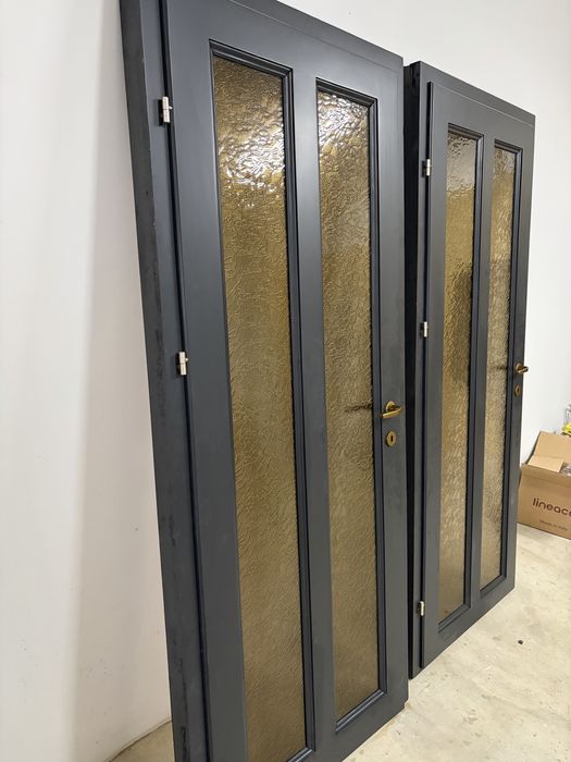 Usi din lemn strtificat