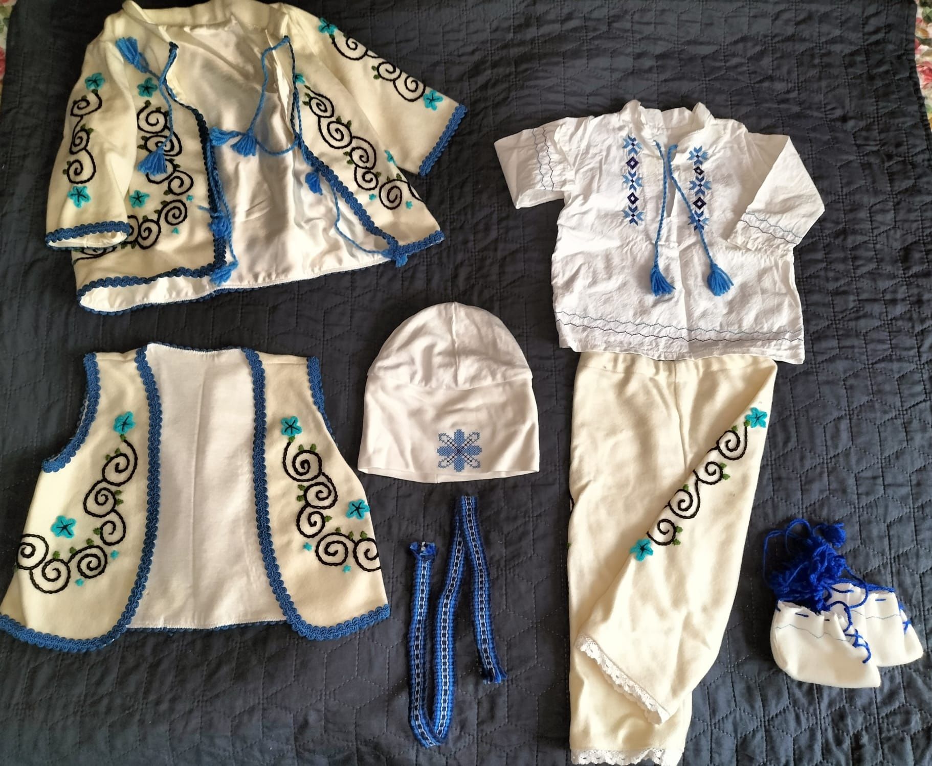 Costum tradițional copii de peste 6 luni