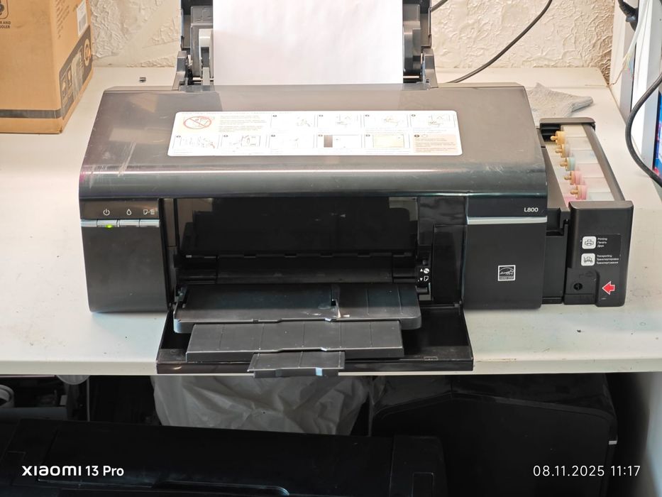 Продается принтер L800 в хорошем состоянии