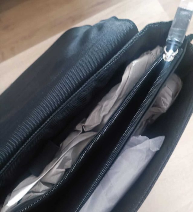 Geantă diplomat messenger Lab Pal Zileri - original - nouă, din piele