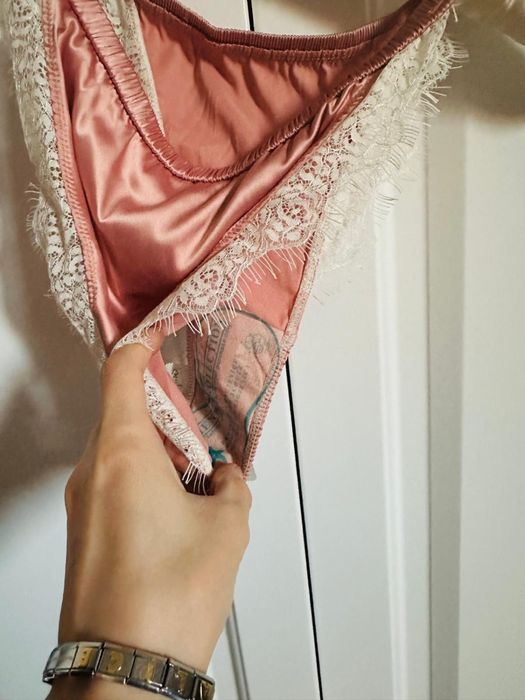 Lenjerie sexy, chiloti si sutien noi cu eticheta, S / M