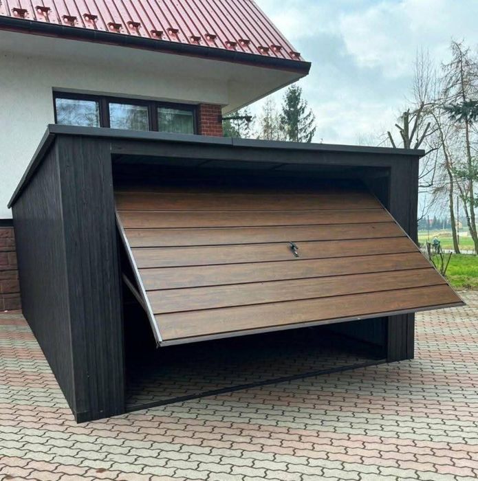 Vând garaje din panouri sandwich