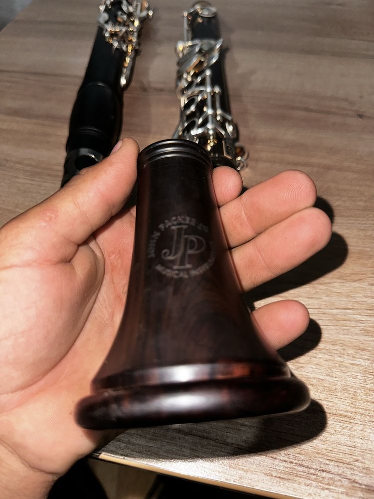 vând clarinet stare excelenta pret usor negociabil