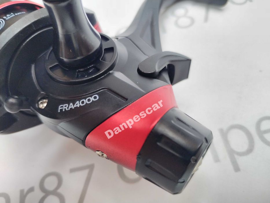 Mulineta FL Team Feeder FRA4000 cu Baitrunner 9 rulmenti