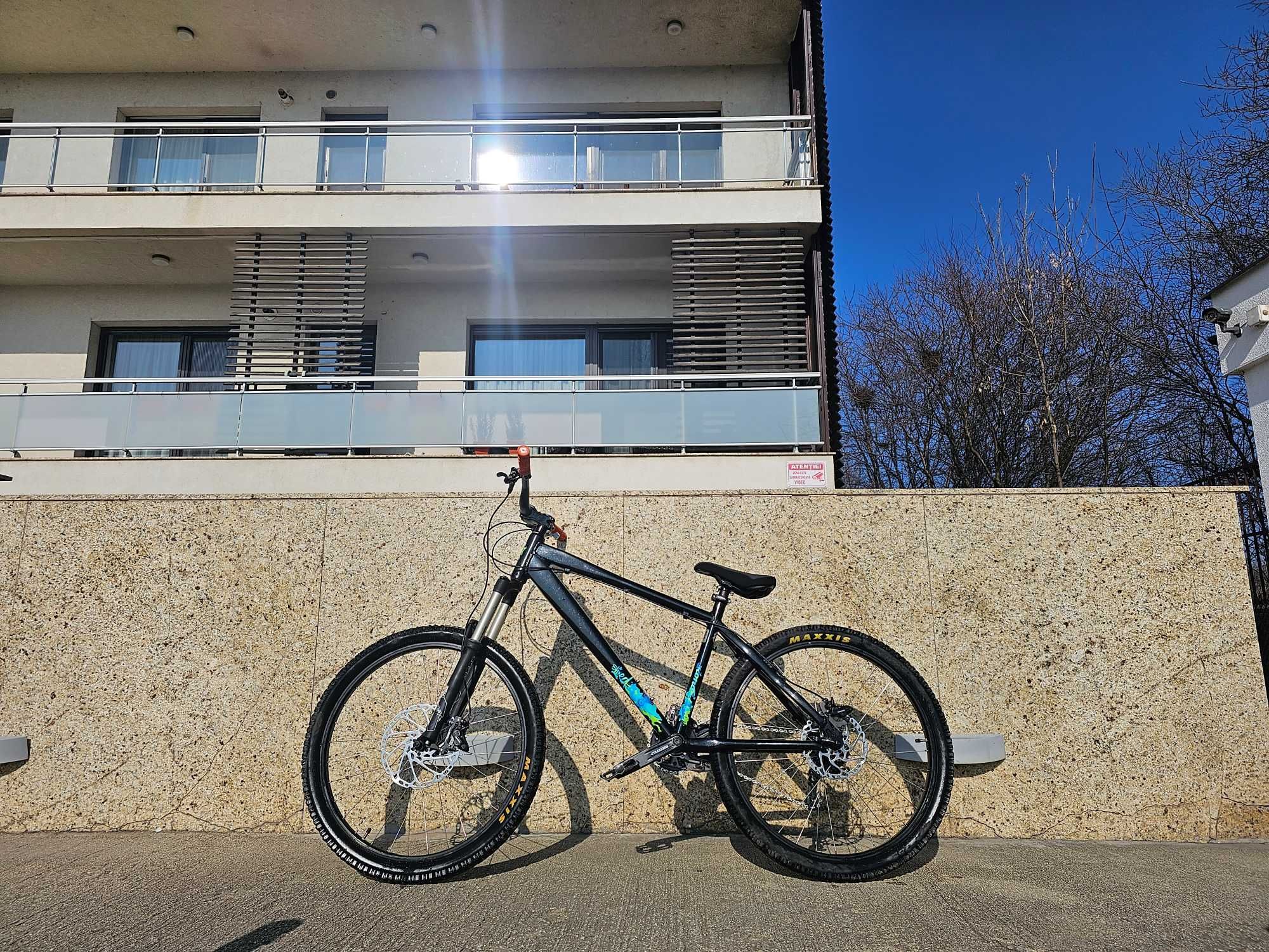 Kona Shred (dirt jump/pump track)