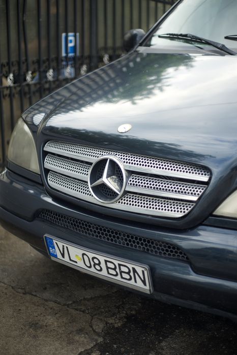 Grila frontala grila capota masca Mercedes ML W163 bara fata spate far