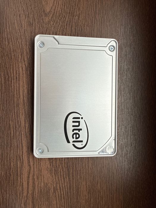 SSD Intel 545S nou
