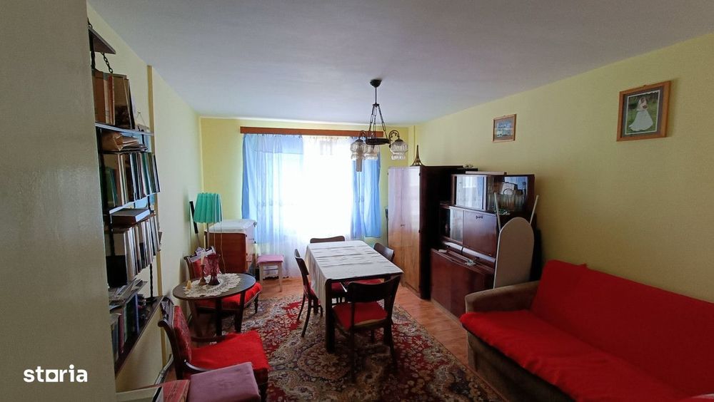 Apartament cu 3 camere de vanzare