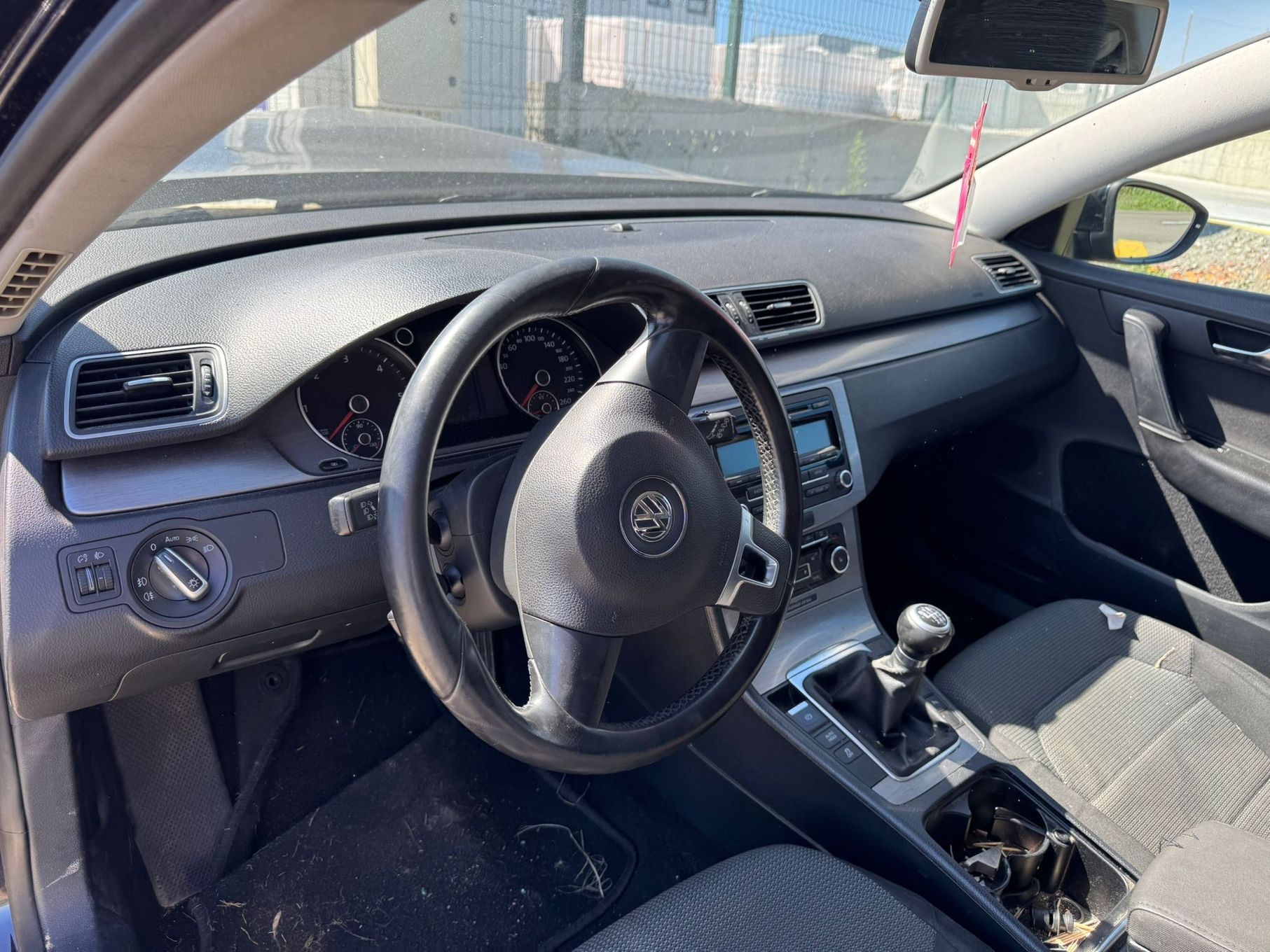 Dezmembrez / Dezmembrari / Piese / Accesorii Vw passat b7 break negru 1.6 tdi cay 2011 stanga