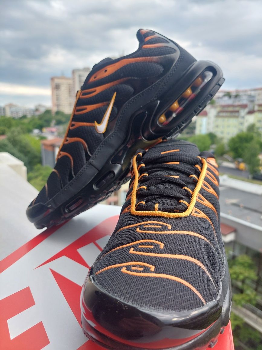 Nike Air Max Plus TN ‘Dark Obsidian Orange’