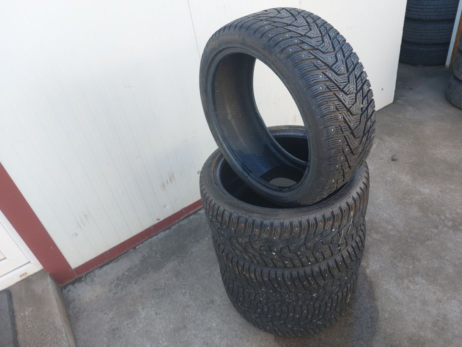 150 lei bucata! Anvelope CRAMPONATE M+S/IARNA 225 40 18 Hankook! 8 mm