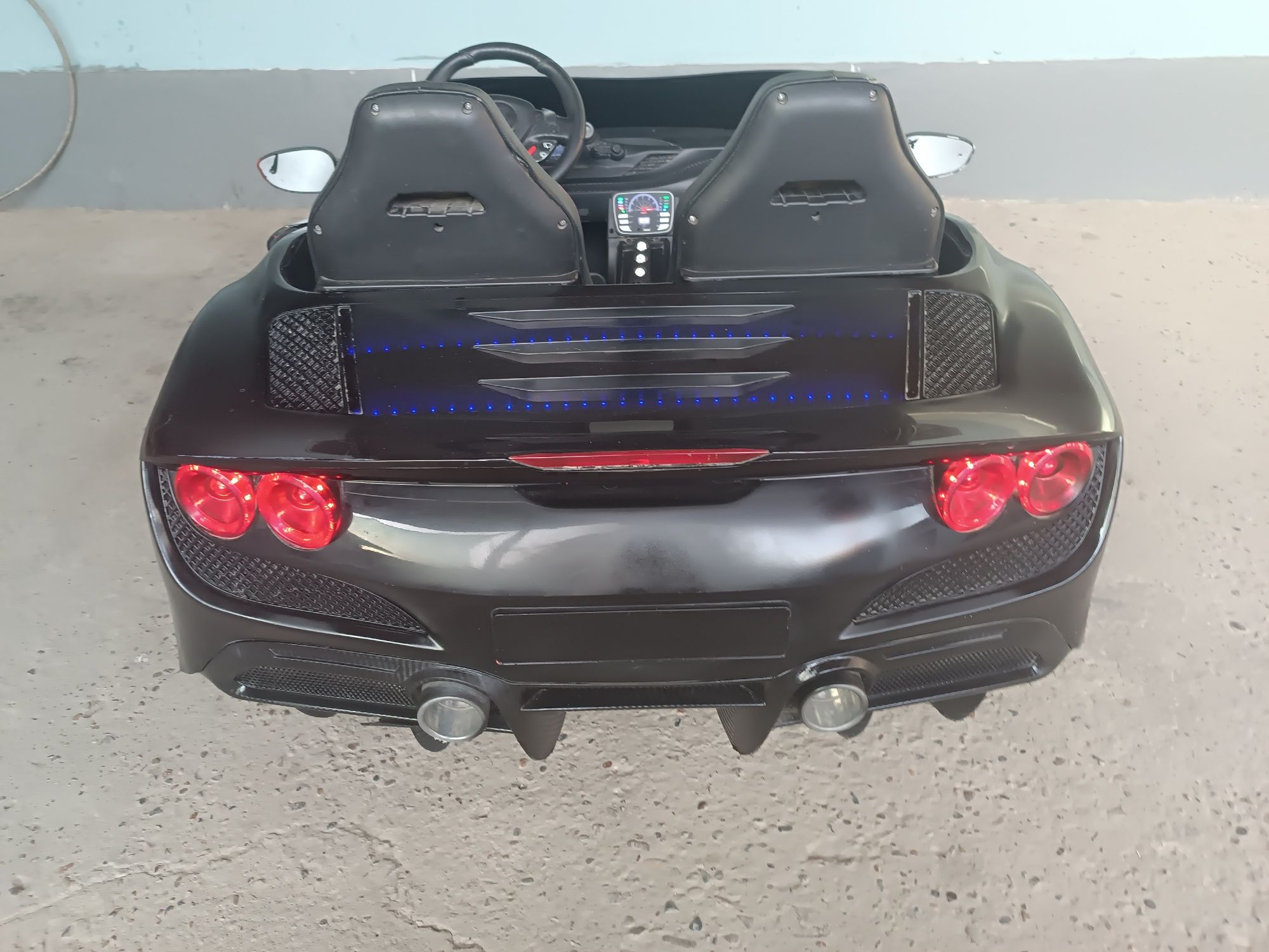 Ferari f8 moshncha