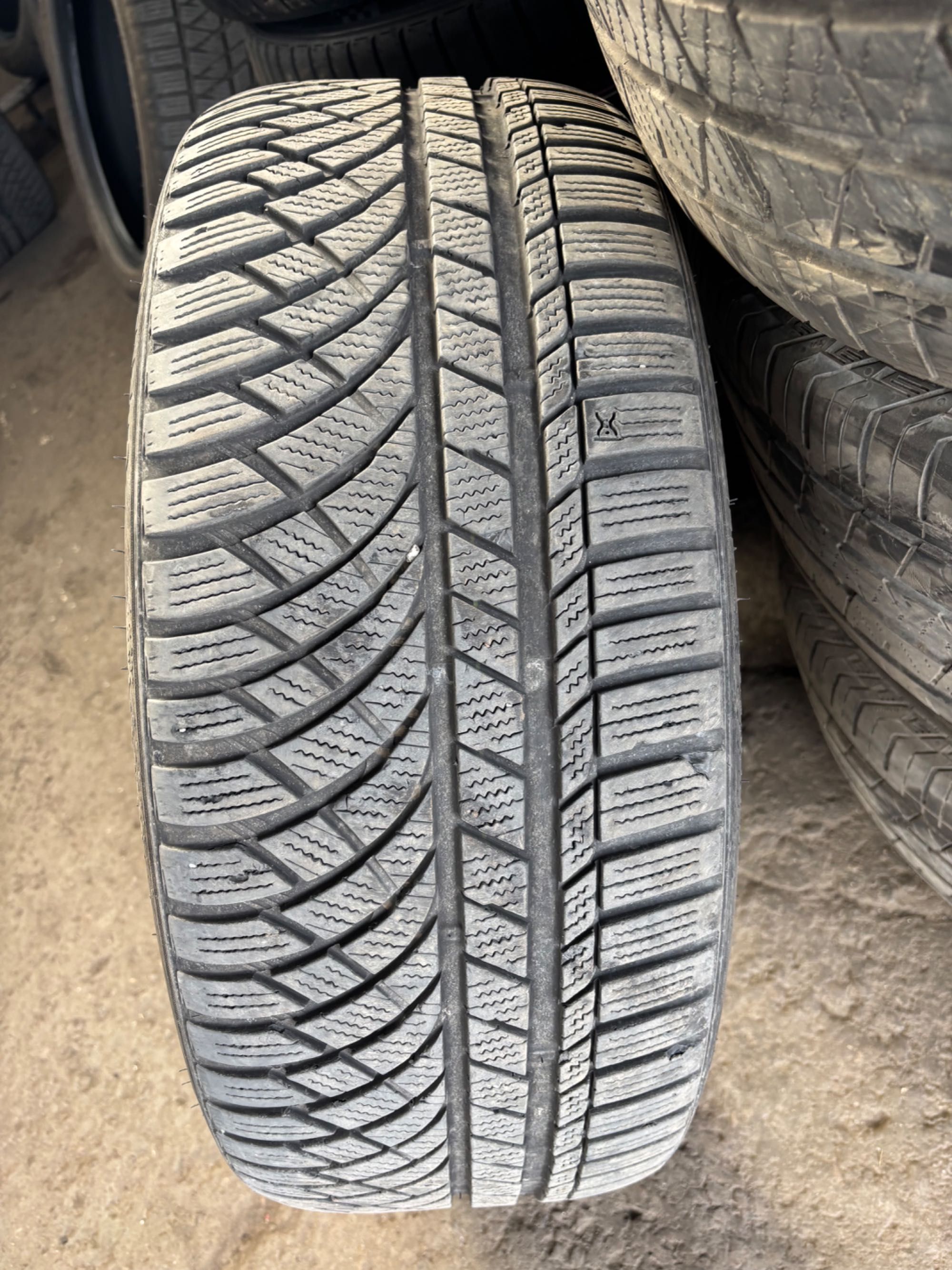 Гума KUMHO Зимна 245/40/20