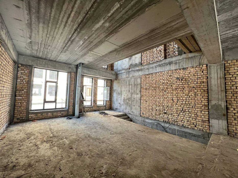 Продаётся помещение 450м2  Ориентир: ул. Махтумкули, ЖК New life