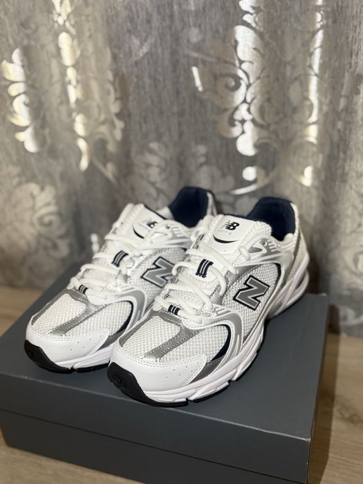 New Balance 530.