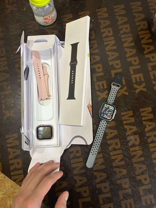 Продам смарт  часы сенсорные умные для всех телефонов подходят