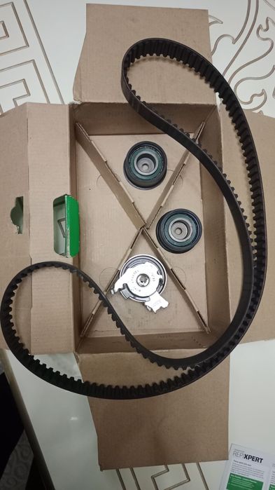 Продаётся на Опель Омега В 2литра, 16клап. ГРМ комлект фирма INA  б/у