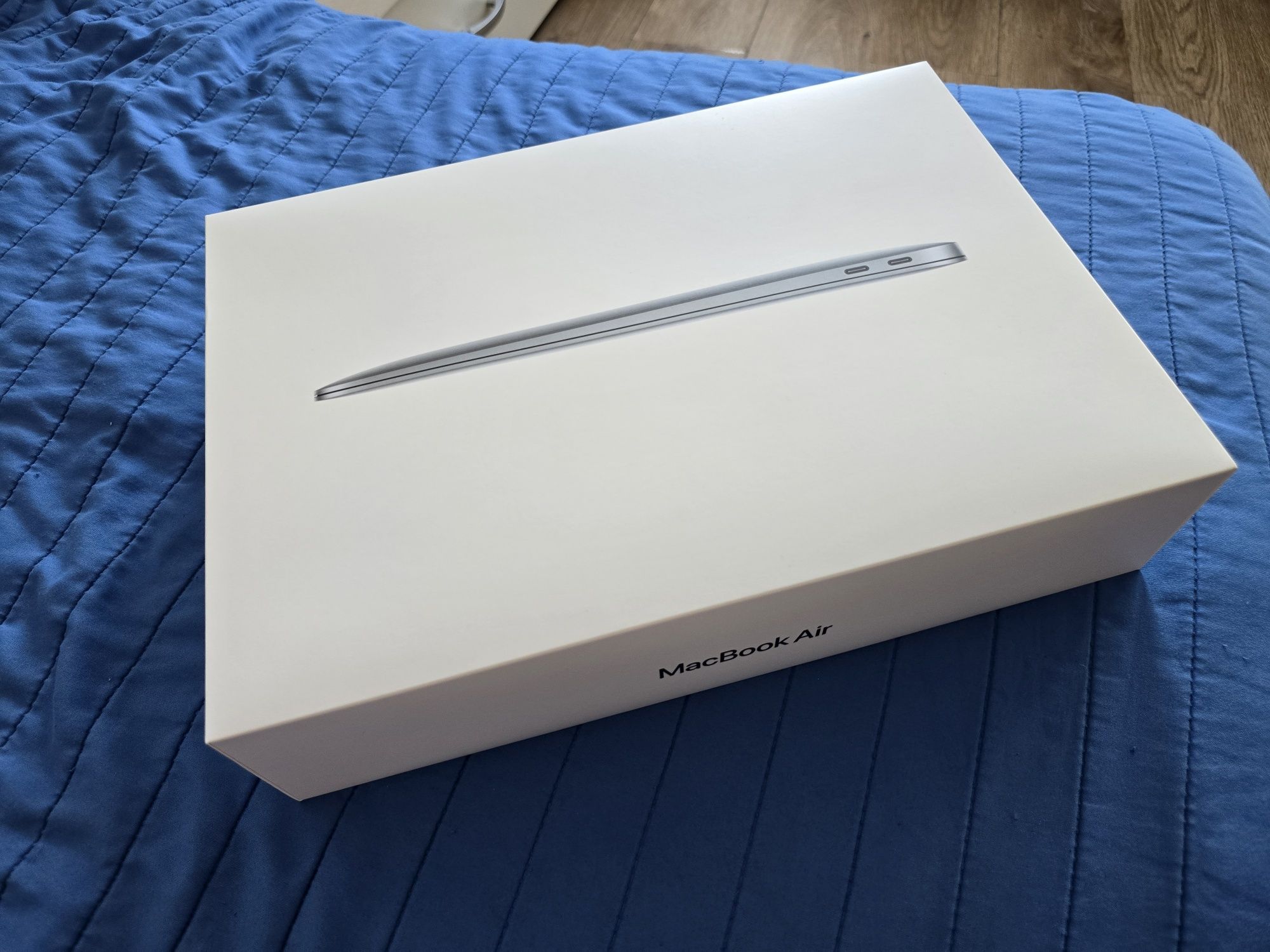 Macbook AIR M1 256 GB магазинно състояние
