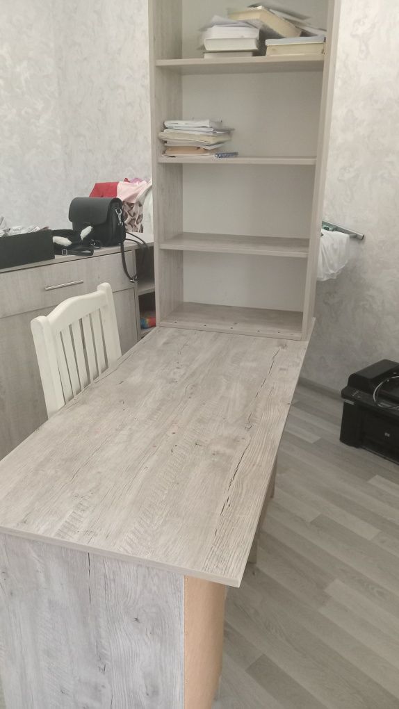Дарс кладган стол