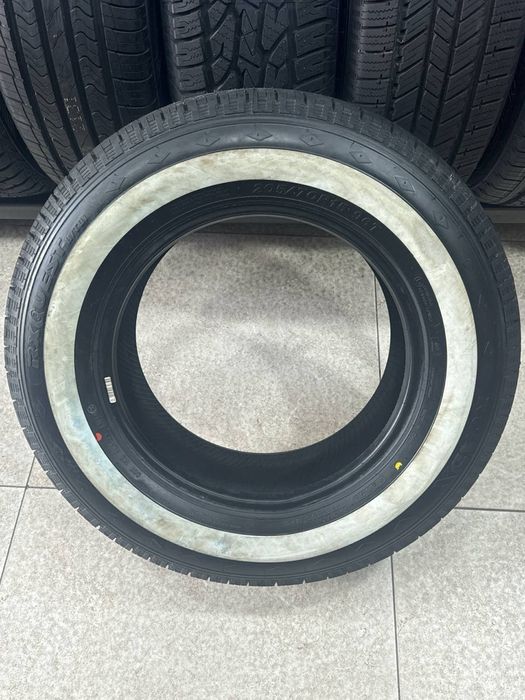 Шины с белыми полосами