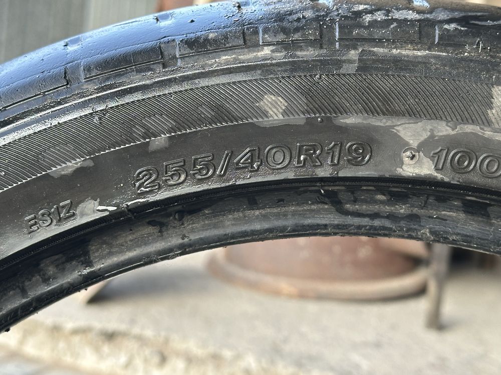 Комплект шин R19 в отличном состоянии