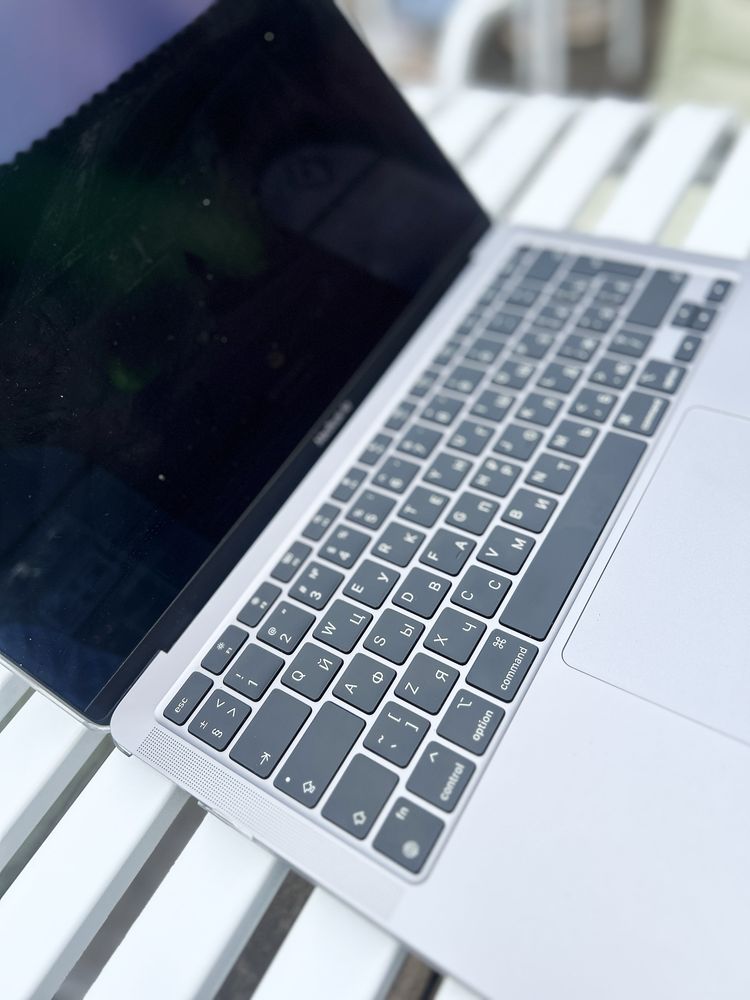 MacBook Air 2020 M1 8 Ram, 256 GB