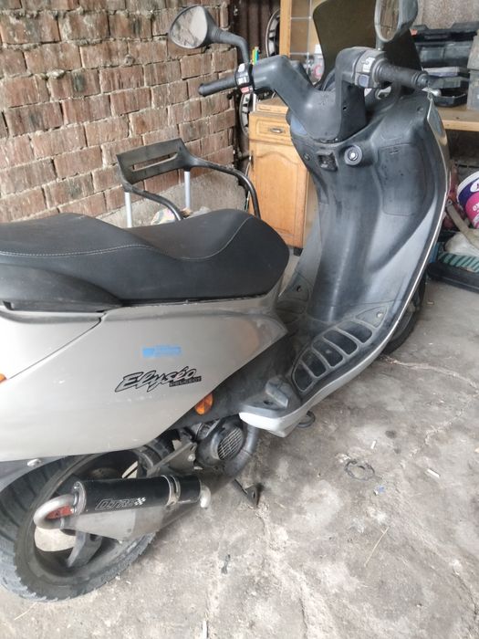 Vand scuter peugeot elyseo