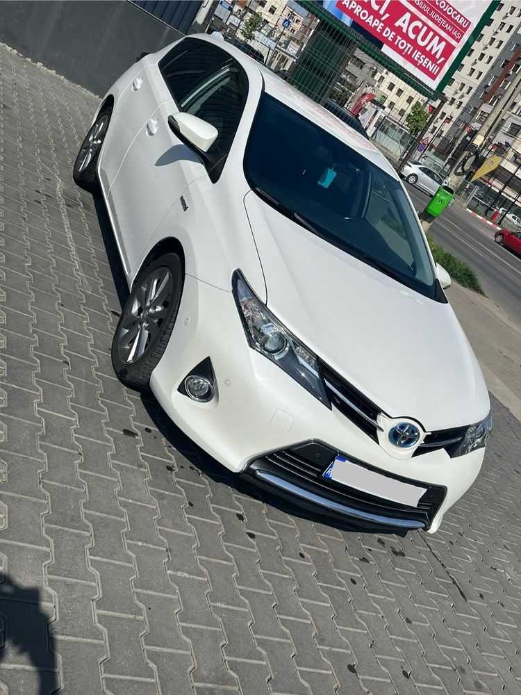 Toyota Auris Hybrid