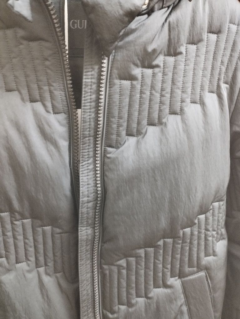 Яке ,грейка ,палто Guess