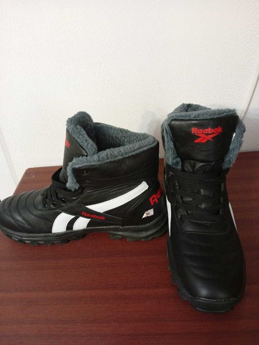 Новые зимние Reebok 44–45 — теплые, стильные, отличное качество!