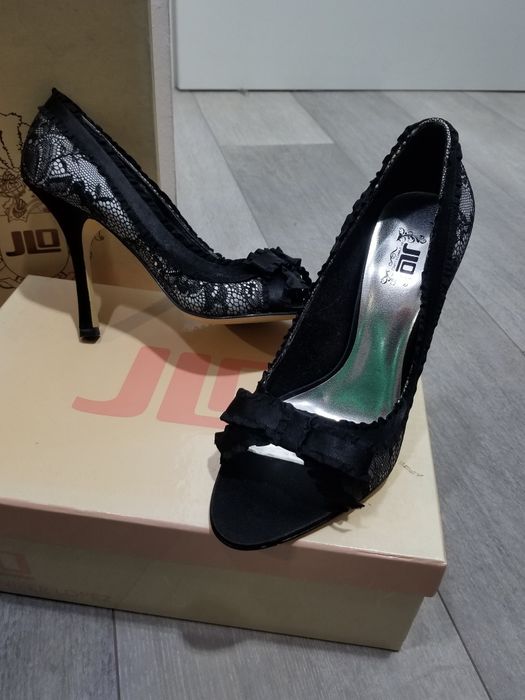 Pantofi negri colectie Jennifer Lopez