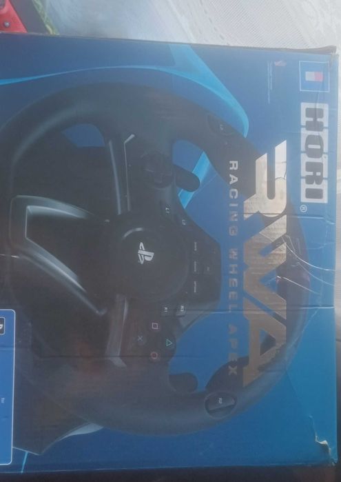 Игри също имам и волан с педали (Logitech) + оригинален Контролер V2